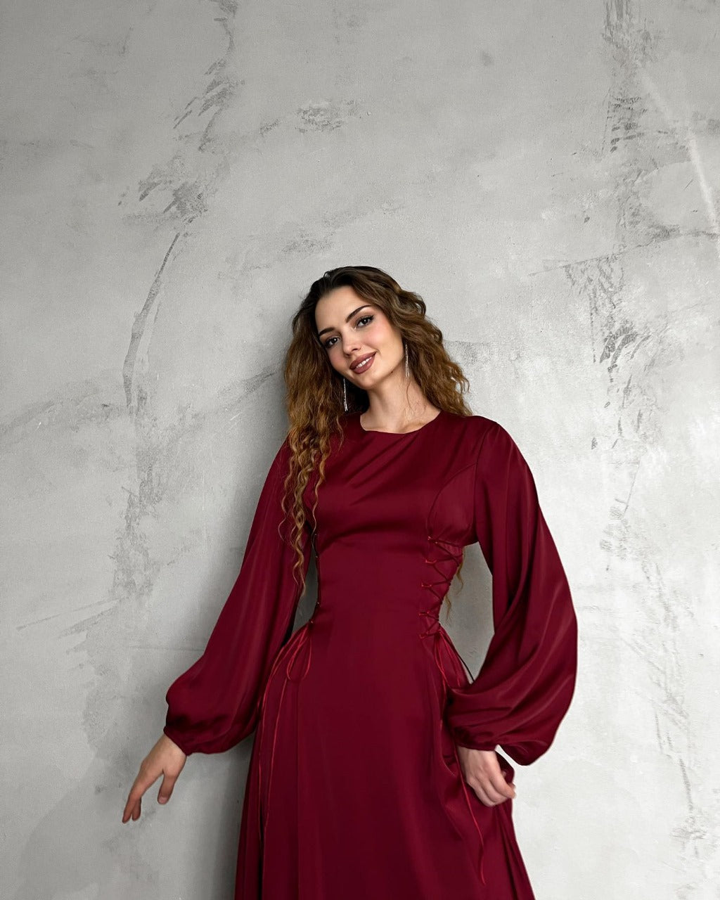 Carmela Gregori™ Elegante abito lungo con polsini morbidi