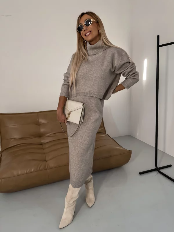 Flavia Lauletta™ Elegante set di maglione e gonna