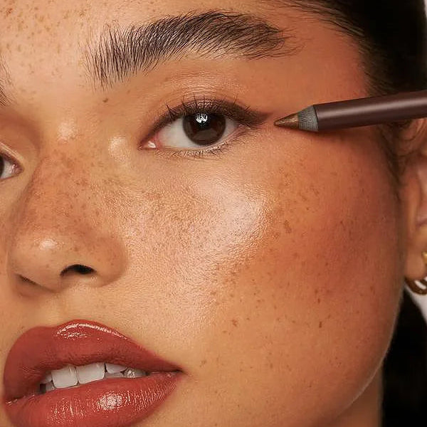 LineLuxe™ Matita eyeliner a lunga tenuta