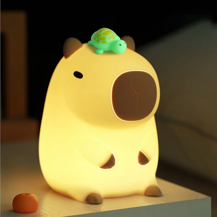 LumaCapy™ Carino il capibara con luce notturna