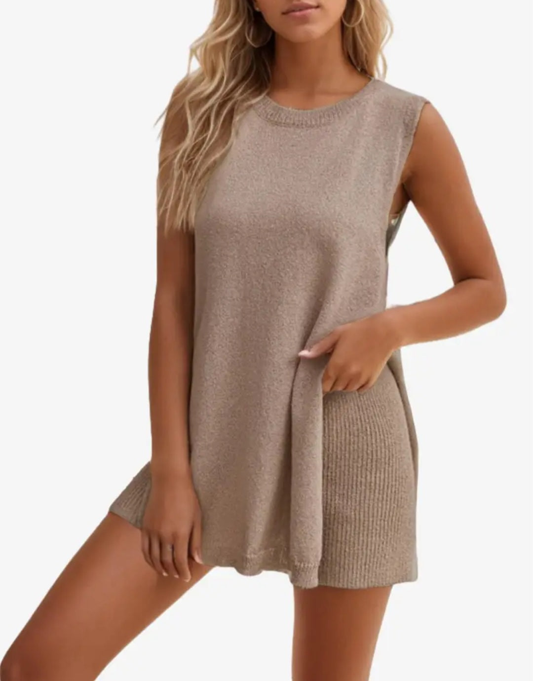 Vanessa Lucidi™ Completo in maglia con scollo rotondo e pantaloncini larghi e casual di