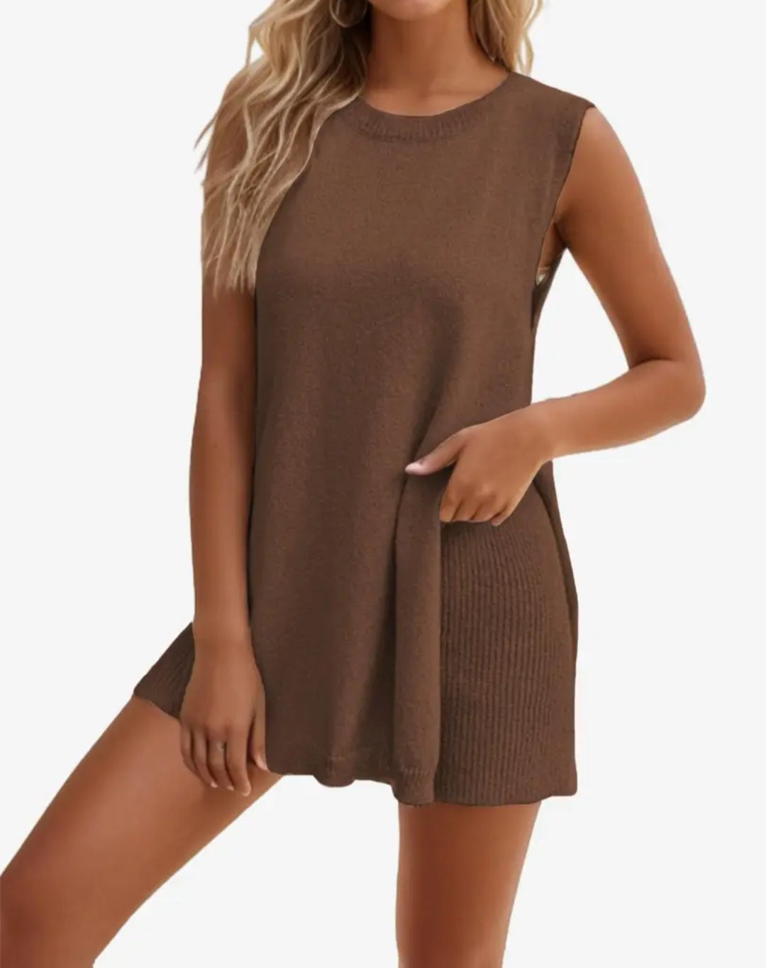 Vanessa Lucidi™ Completo in maglia con scollo rotondo e pantaloncini larghi e casual di