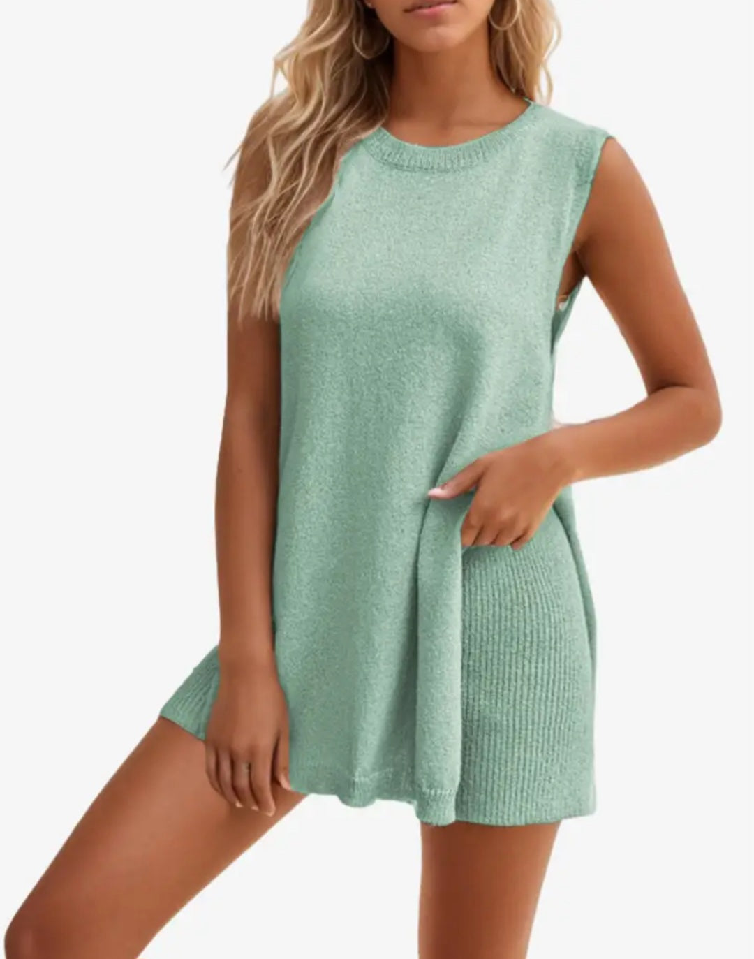 Vanessa Lucidi™ Completo in maglia con scollo rotondo e pantaloncini larghi e casual di